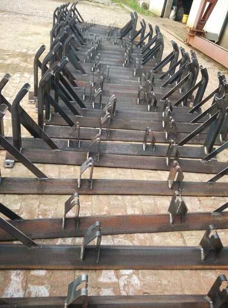 产品名称：Return conveyor roller bracket ,1000mm width conveyor roller bracket
产品型号：BW500-BW2000
产品规格：BW450-2200