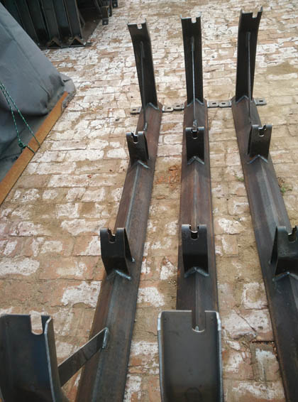 产品名称：belt conveyor idler frame steel material
产品型号：BW500-BW2000
产品规格：BW450-2200